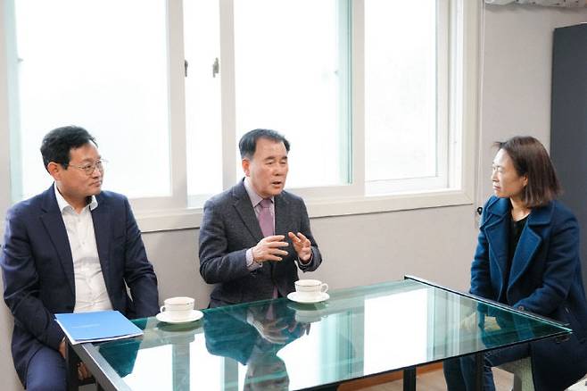 김지철 충남교육감이 19일부터 26일까지 도내 사회복지시설을 방문한다. /충남교육청 제공