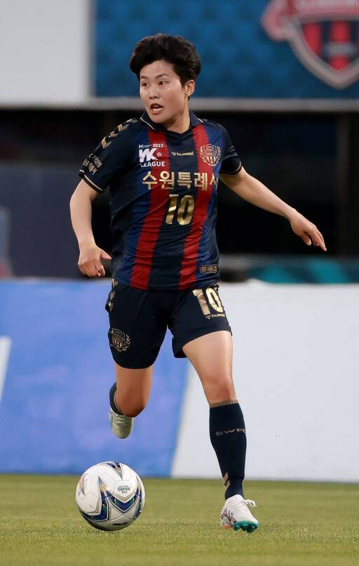 WK리그 복귀를 앞둔 지소연이 수원FC 위민 유니폼을 입는다. 수원FC 제공