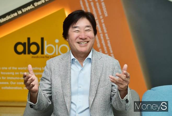 에이비엘바이오가 올해 대규모 기술이전 계약을 잇따라 따냈다. 사진은 이상훈 에이비엘바이오 대표. /사진=임한별 기자