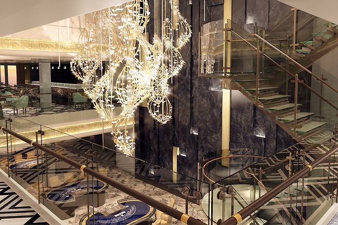 럭셔리 크루즈의 내부