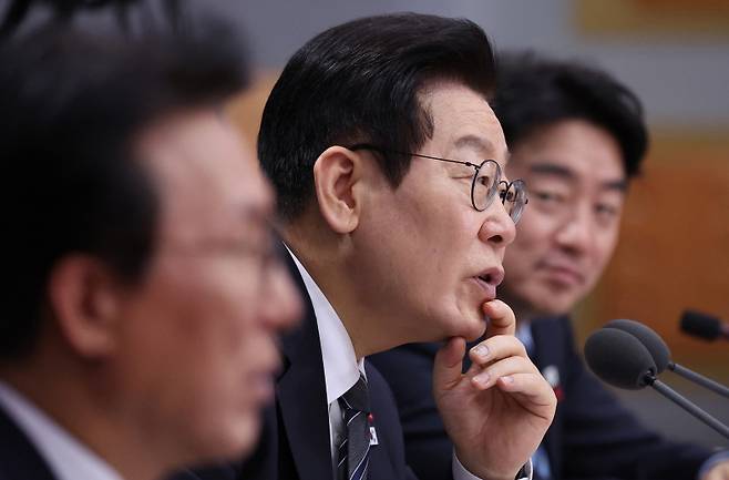 이재명 대통령이 19일 금융위원회·공정거래위원회 업무보고에서 발언하고 있다. [사진 | 뉴시스]