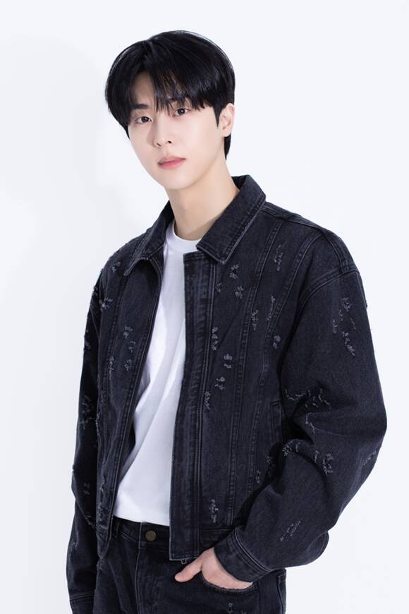 배우 김무준이 최근 서울 강남구 한 카페에서 <더팩트>와 만나 SBS 금토드라마 '키스는 괜히 해서!'와 관련된 이야기를 나눴다. /9아토엔터테인먼트