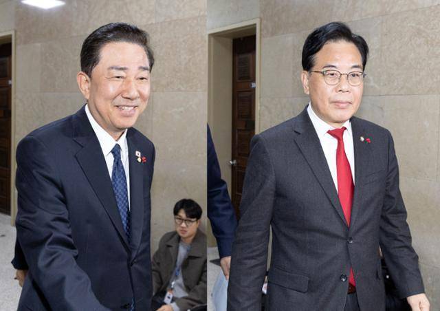 김병기 더불어민주당 원내대표와 송언석 국민의힘 원내대표가 23일 서울 여의도 국회에서 통일교 특검 등 현안 논의를 위해 각각 운영위원장실로 향하고 있다. 뉴스1