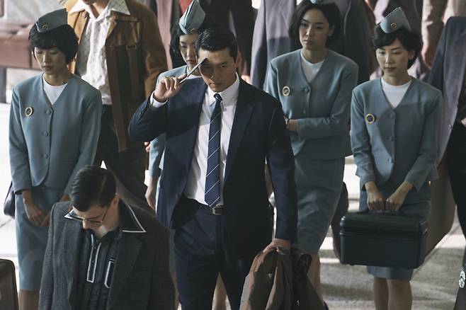 2025년 말 국내 온라인동영상서비스(OTT)들이 어느 때보다 화려한 드라마 라인업으로 연말을 뜨겁게 달구고 있다. 디즈니+ ‘메이드 인 코리아’ 스틸컷.  [월트디즈니컴퍼니코리아 제공]