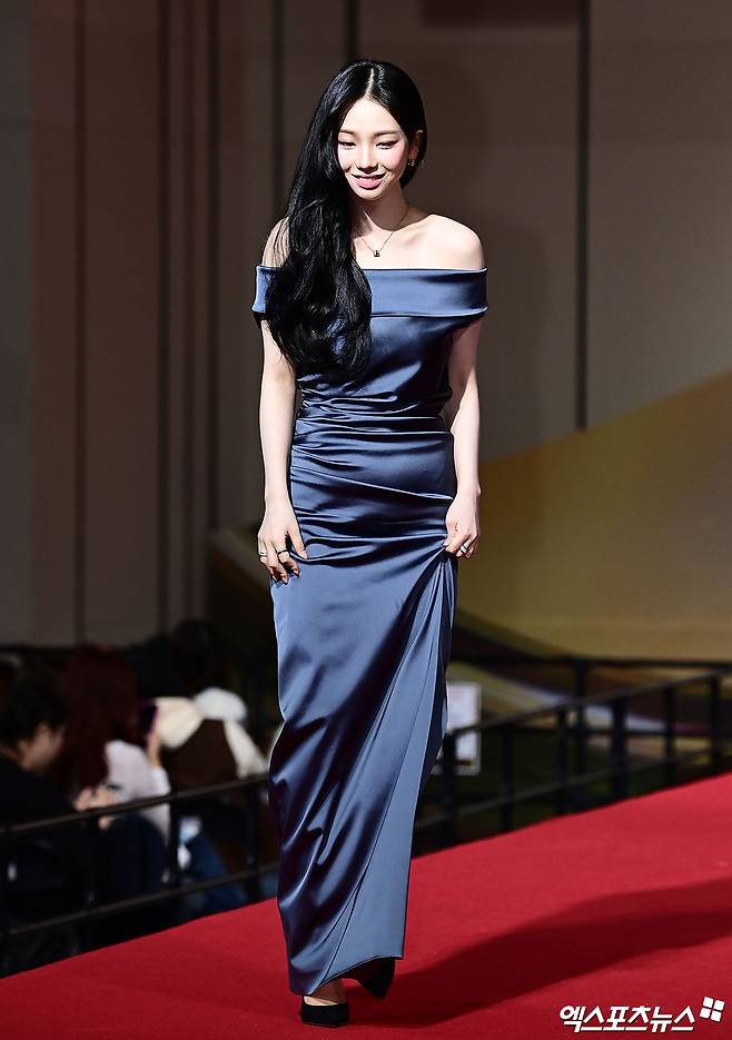 에스파 카리나, 크리스마스에도 열일하는 비주얼