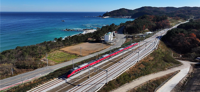 삼척시 근덕역을 지나는 ITX-마음 <자료=국토교통부>