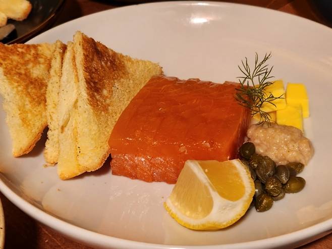 뽀모는 어윤권 셰프가 운영하는 이탈리안 간편식 브랜드다. 사진은 뽀모의 최상급 대서양 수제 훈제연어. /사진=다이어리알.