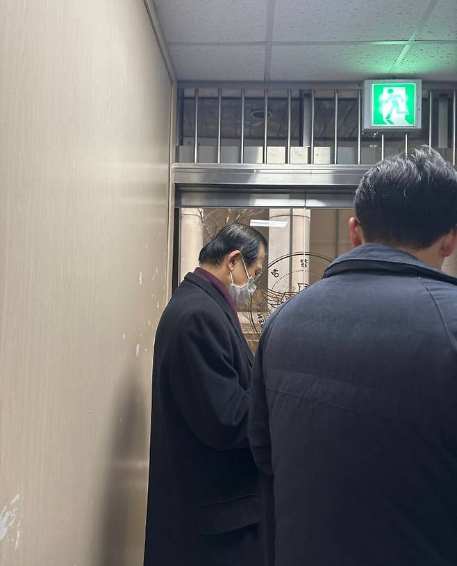 [서울=뉴시스] 신유림 기자 = 통일교 전 한국회장 이모씨가 27일 오전 서울 서대문구 경찰청에 출석하고 있다. 2025.12.27. spicy@newsis.com  *재판매 및 DB 금지