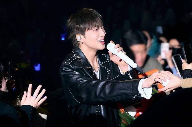 위너 강승윤이 지난 24~25일 이틀 동안 부산 KBS홀에서 단독 콘서트를 열었다. YG엔터테인먼트 제공