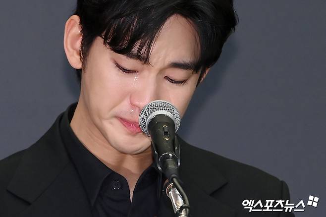 사진 = 엑스포츠뉴스 DB / 김수현, 긴급 기자회견