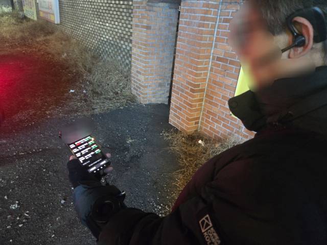 지난 25일 크리스마스 저녁에 만난 대리운전 기사 김상엽(58·가명) 씨가 대리운전 애플리케이션을 켜고 콜을 잡는 모습. 임재환 기자