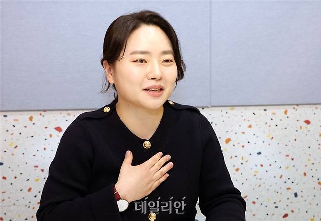 송서율 국민의힘 전 부대변인이 26일 오후 서울 용산구에서 데일리안과 인터뷰를 하고 있다. ⓒ데일리안 홍금표 기자