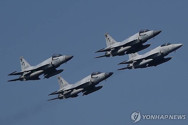 파키스탄 공군이 운용하는 JF-17 전투기 [EPA 연합뉴스 자료사진]