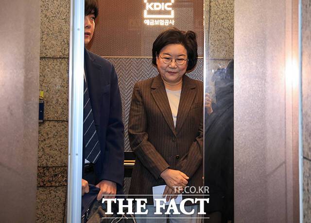 승강기 탑승한 이혜훈 후보자.