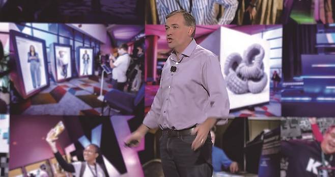 AWS 리인벤트에서 연설자로 나선 맷 가먼 AWS 최고경영자(CEO). /사진 AWS