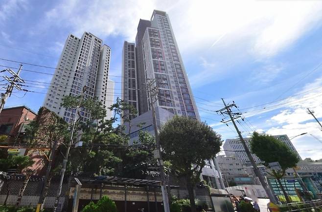 내년 2월 입주를 앞두고 공사가 진행 중인 서울 동작구 힐스테이트 장승배기역 모습 [출처=네이버 지도]