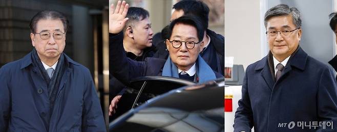 '서해 공무원 피격 사건' 은폐 시도 및 '월북 몰이' 혐의로 기소된 서훈 전 국가안보실장, 박지원 더불어민주당 의원(전 국가정보원장), 서욱 전 국방부 장관이 지난 12월26일 오후 서울 서초구 서울중앙지방법원에서 열린 '서해피격 은폐 의혹' 1심 선고 공판에서 무죄를 선고받은 후 소감을 밝히고 있다. / 사진=뉴스1