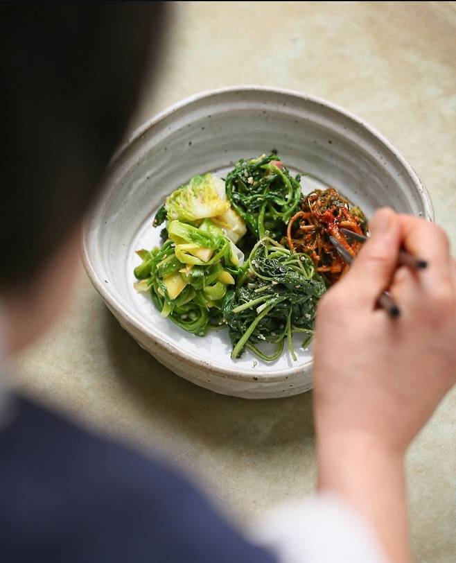 온지음의 봄나물. 인스타그램