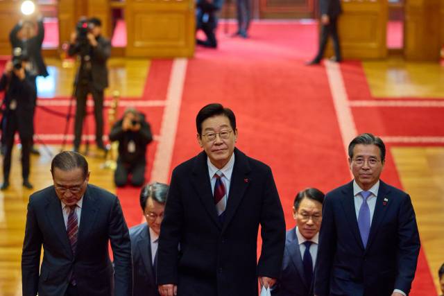 ▲이재명 대통령이 29일 용산 대통령실 이전 후 청와대로 첫 출근을 하고 있다. ⓒ연합뉴스