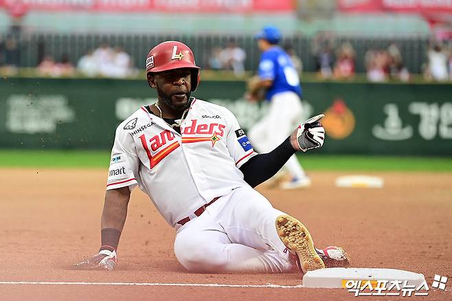 SSG 랜더스가 29일 외국인 타자 기예르모 에레디아와 총액 130만 달러(약 18억 6000만 원)의 조건에 재계약을 체결했다고 밝혔다. 4년 연속 KBO리그 무대를 누비게 됐다. 사진 엑스포츠뉴스 DB