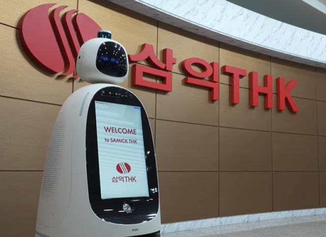 삼익THK 본사에 운용 중인 도구공간 순찰로봇. 삼익THK 계열사 삼익매츠벤처스는 지역 스타트업 도구공간에 시리즈A 투자사로 참여했고 공장에 로봇을 도입하는 등 상생협력에 앞장서고 있다. 도구공간 제공