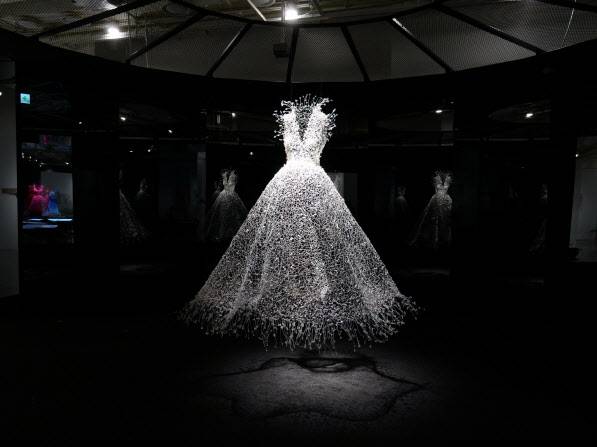 금기숙 작가의 ‘백매’(사진=서울공예박물관).