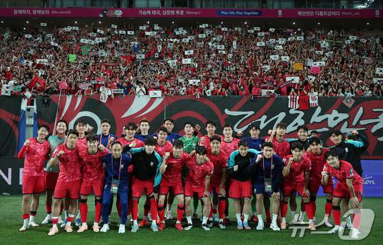 우리는 여전히 축구를 즐기지 못하고 있다. 2026년에는 따뜻한 시선으로 월드컵을 즐겼으면 싶다. 축구인들부터 반성할 일이다. ⓒ News1 김진환 기자