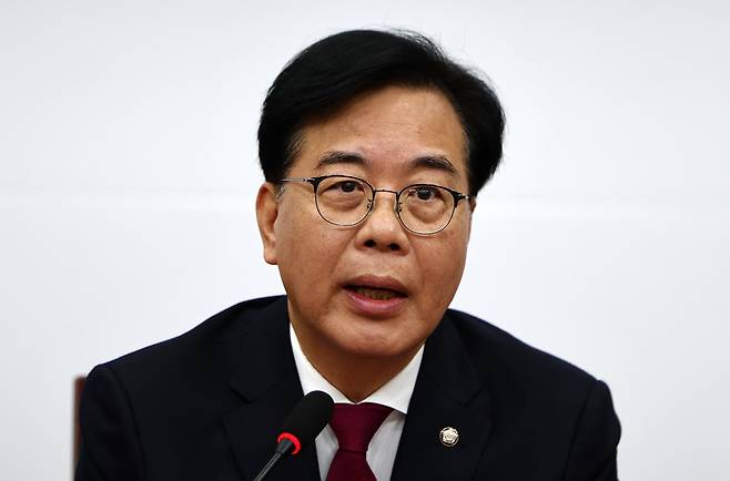 송언석 국민의힘 원내대표가 30일 오전 서울 여의도 국회에서 열린 원내대책회의에서 발언하고 있다. 2025.12.30. 뉴시스