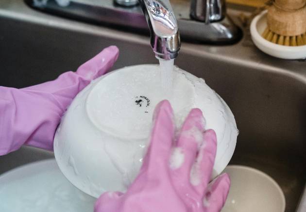 사진은 설거지 이미지로, 본 기사 내용과 무관. [사진=픽셀스]