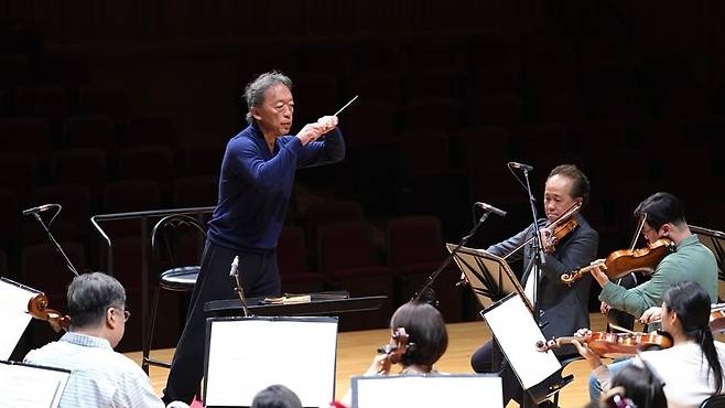 정명훈 지휘자의 KBS교향악단과의 브람스 교향곡 3번, 4번 공연 리허설 모습 [KBS교향악단 제공]