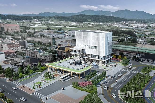 [전주=뉴시스]윤난슬 기자 = 전북 전주지역의 새로운 교통 중심지이자 동부권 관광 거점 역할을 할 ‘전주역세권 혁신관광소셜플랫폼’ 조성사업이 마무리 단계에 접어들었다. (사진=전주시 제공) photo@newsis.com