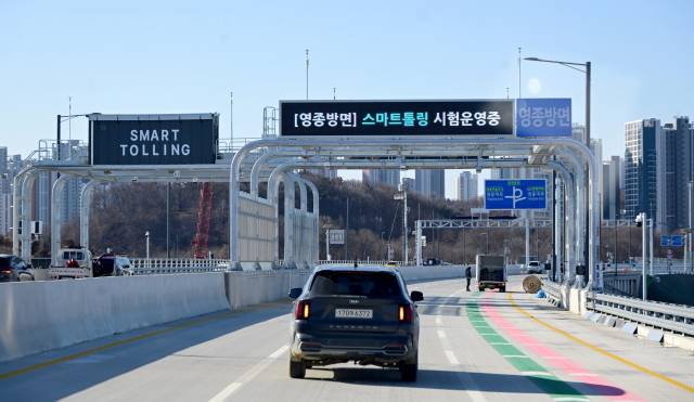제3연륙교는 전면 무인 스마트톨링 시스템으로 정차 없이 통행료를 낸다. 사진제공=인천시