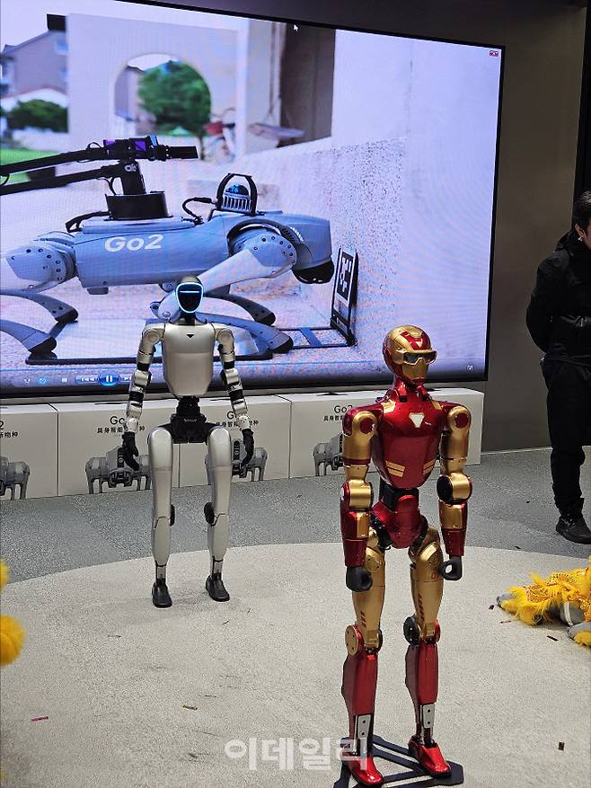 31일 중국 베이징 징둥몰에서 오픈한 유니트리 매장 내 휴머노이드 로봇들이 전시돼있다. (사진=이데일리 이명철 특파원)