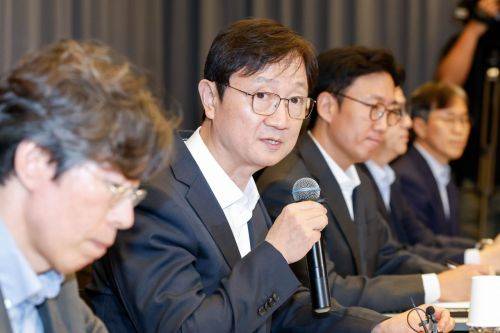 이찬진 금융감독원장이 지난 9월30일 서울 서초구 드림플러스 강남에서 열린 '금융감독원장-가상자산사업자 CEO 간담회'에 참석해 모두발언하고 있다. 2025.9.30 강진형 기자