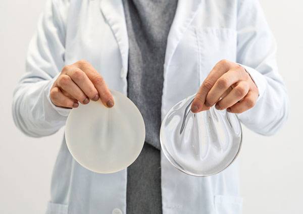 가슴 확대 수술에서 중요한 것은 단순한 볼륨 증가가 아니라, 신체 전반과 어울리는 자연스러운 실루엣과 비율이다./사진=게티이미지뱅크