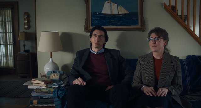 진홍색 테마가 주인공들 의상에 공통적으로 쓰였다. 스튜디오 산타클로스엔터테인먼트 제공