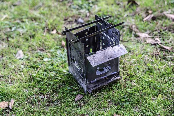 크기 12.7cm×19cm(h), 무게 496g, 재질 티타늄