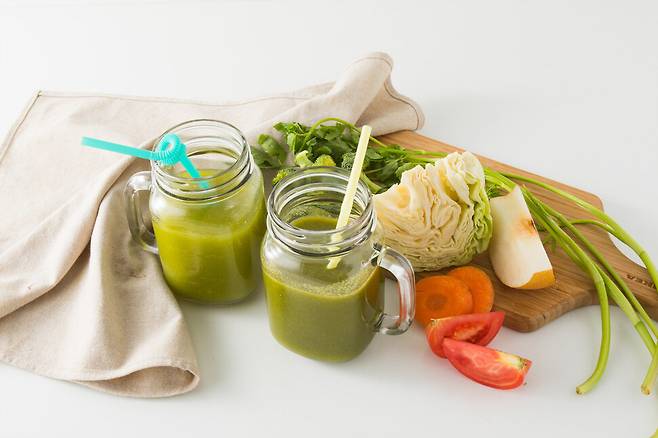 우창윤 원장은 시리얼과 과자 등에 많은 정제탄수화물은 줄이되 채소 등에 있는 복합탄수화물은 피하지 말아야 한다고 조언한다. 게티이미지뱅크