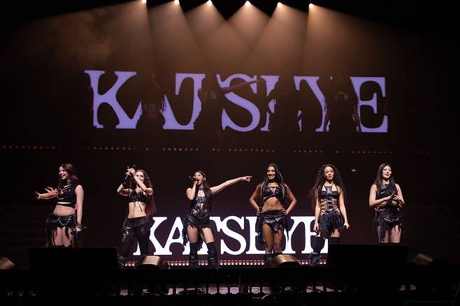 Katseye perform on Dec. 12, 2025, at Youtube Theater in Inglewood, California. [AP/YONHAP]