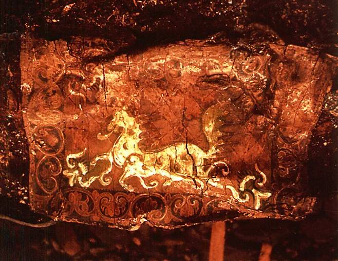 1973년 경주 황남동 고분 155호분 천마총에서 발견된 천마도. 문화재청 제공