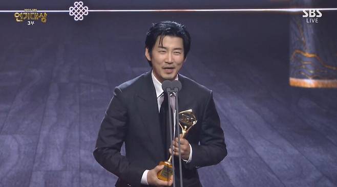 ▲ 윤계상. 출처| 2025 SBS 연기대상 방송 캡처