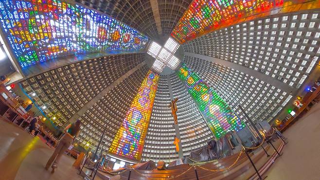 건축미 돋보이는 리우데자네이루 메트로폴리탄 대성당 [사진/성연재 기자]