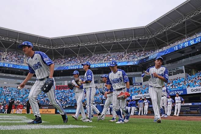 경기에 출전 중인 삼성 라이온즈 선수단. <삼성 라이온즈 제공>