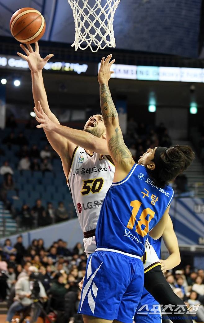 2일 잠실실내체육관에서 열린 서울 삼성과 창원 LG의 경기. LG 마레이가 레이업슛을 시도하고 있다. 잠실=박재만 기자 pjm@sportschosun.com/2026.01.02/