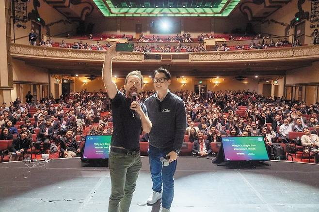 미국의 한국 스타트업 커뮤니티인 UKF가 지난해 1월 개최한 ‘82스타트업 서밋’ 행사. 미국에 진출했거나 진출을 꿈꾸는 스타트업 관계자, 투자자 등 1500명이 참석했다./UFK