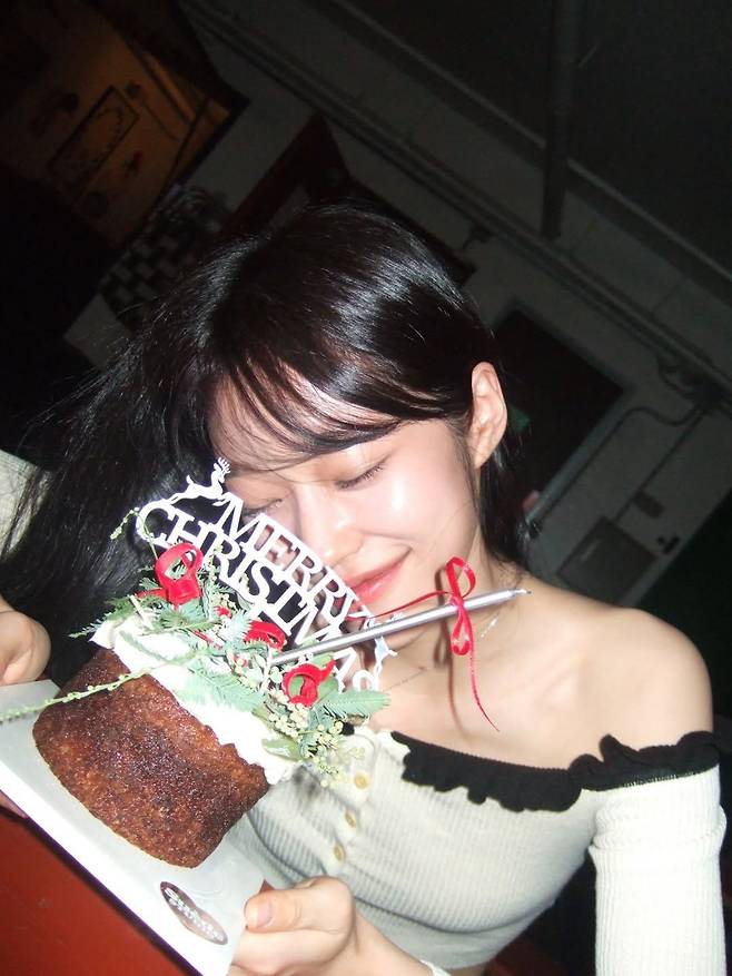 얼굴형 보완에 제격인 노윤서 시스루뱅. 인스타그램 @rohyoonseo