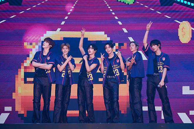 Boy band Riize during its ″Riizing Loud″ world tour in Hong Kong [SM ENTERTAINMENT]