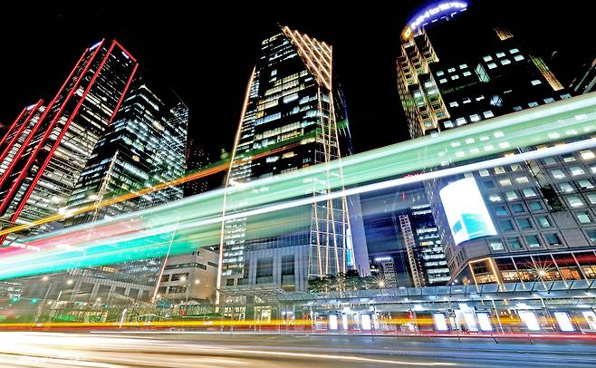 Lights shine at the Yeouido financial district in Yeongdeungpo District, western Seoul, on Dec. 28, 2025. [NEWS1]