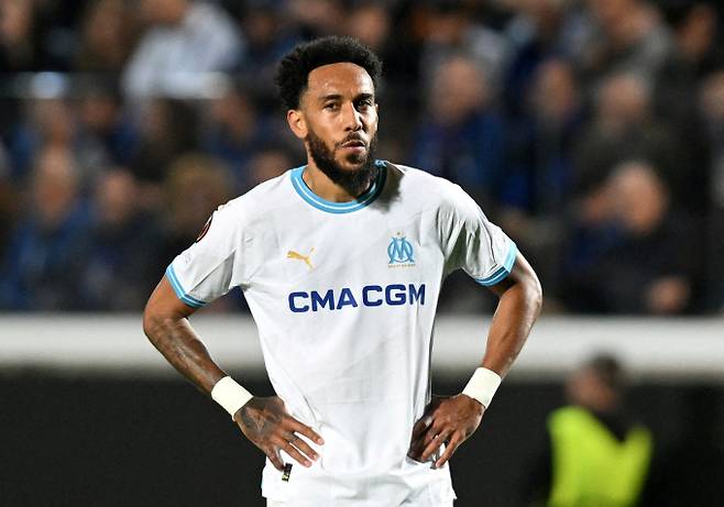 가봉 정부가 축구 대표팀 해체와 선수 징계를 내렸다. 사진은 마르세유에서 활약 중인 피에르 에메릭 오바메양. /사진=로이터