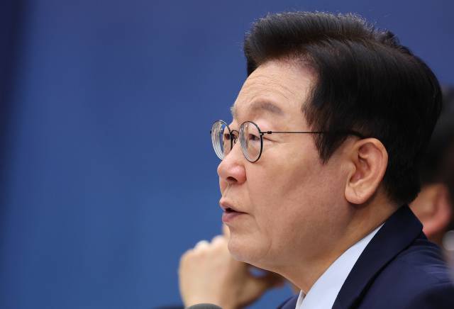 ▲이재명 대통령이 17일 정부세종컨벤션센터에서 열린 기후부(기상청)·원안위 업무보고에서 발언하고 있다. ⓒ연합뉴스